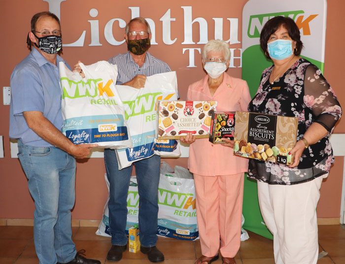 Personeel rol ’n omgee-feestyd uit