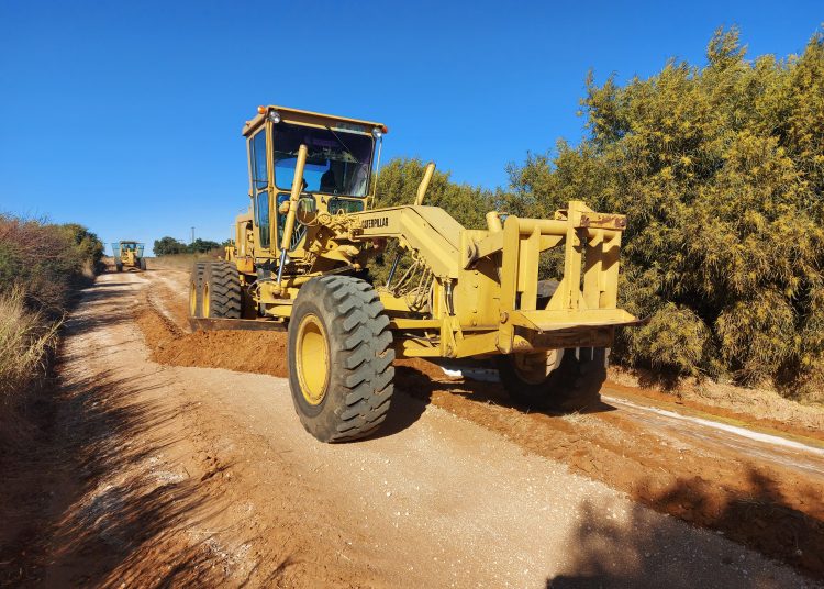 Grondpaaie in Noordwes geniet aandag ná landbou en regering hande vat