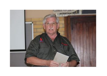 Bek-en-klouseer: Almal hou asem op