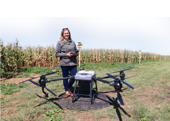 Plaasmeisie bestuur nou hommeltuie