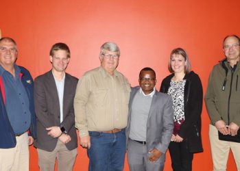 Regering ‘n stok in die speek van vooruitgang