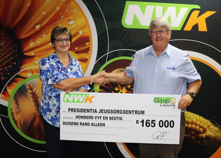 Grootste opbrengs nóg van NWK se Grip4Charity-gholfdag aan begunstigdes oorhandig