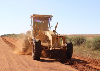 NWK gaan bykans 2 000 km se grondpaaie skraap