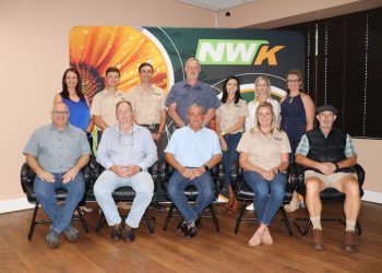 Outeurs se bydraes maak hulle dinamiese vennote van produsente en klante