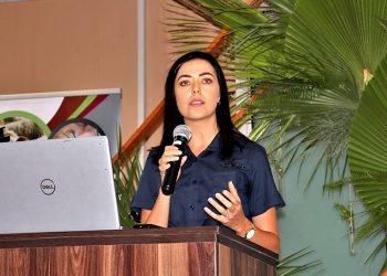 Rachel du Preez, ‘n grondkundige by AgTech@NWK.