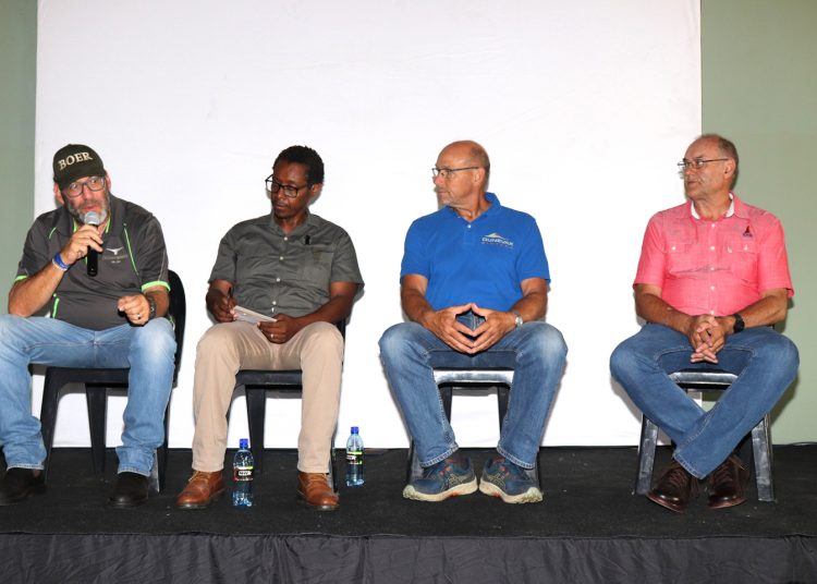 Bek-en-klou: NW-polisie nog nie versoek om padblokkades te hou